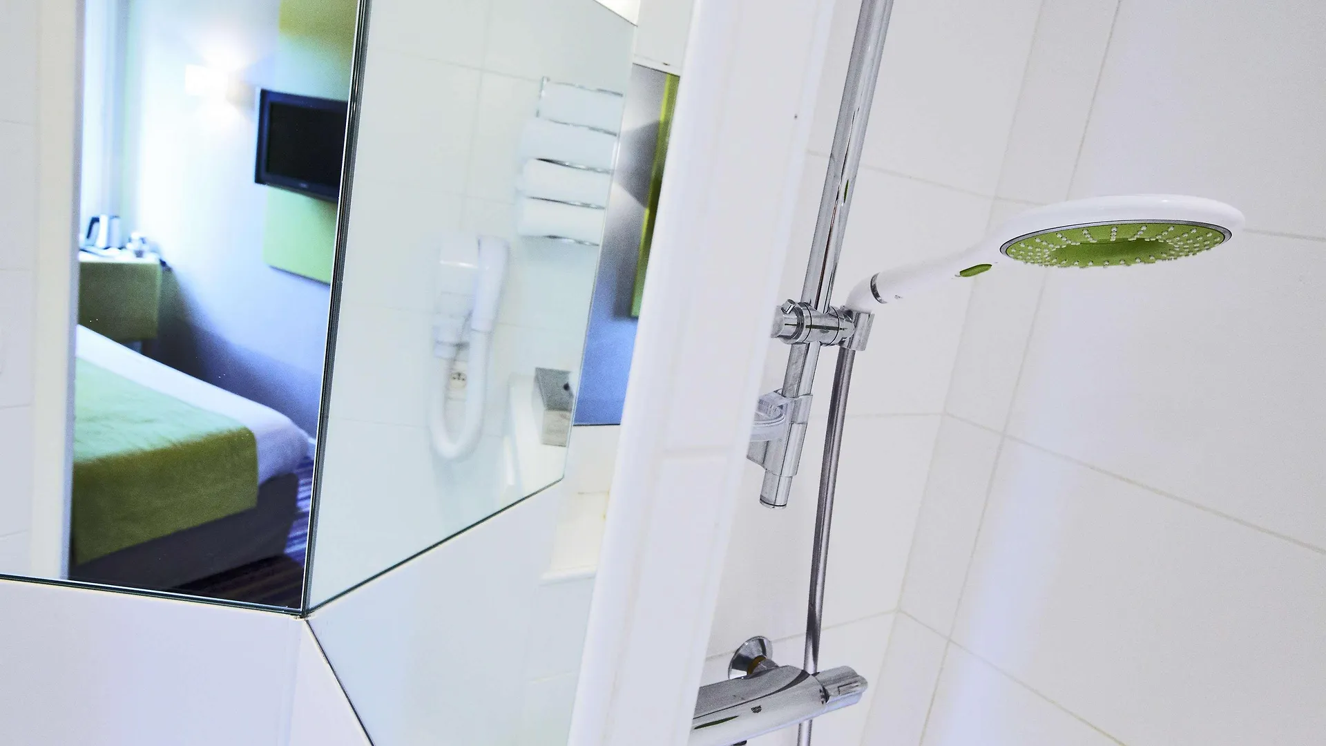 Hotel Kyriad Lyon Est - Saint Bonnet De Mure