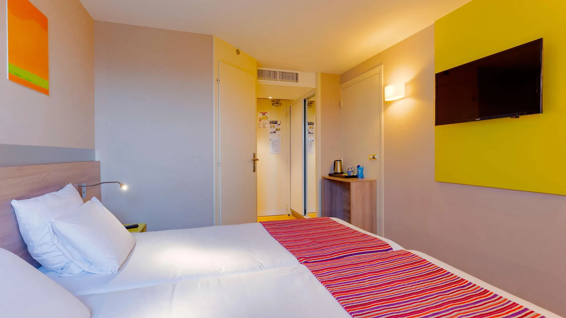 Kyriad Lyon Est - Saint Bonnet De Mure Hotel Saint-Bonnet-de-Mure