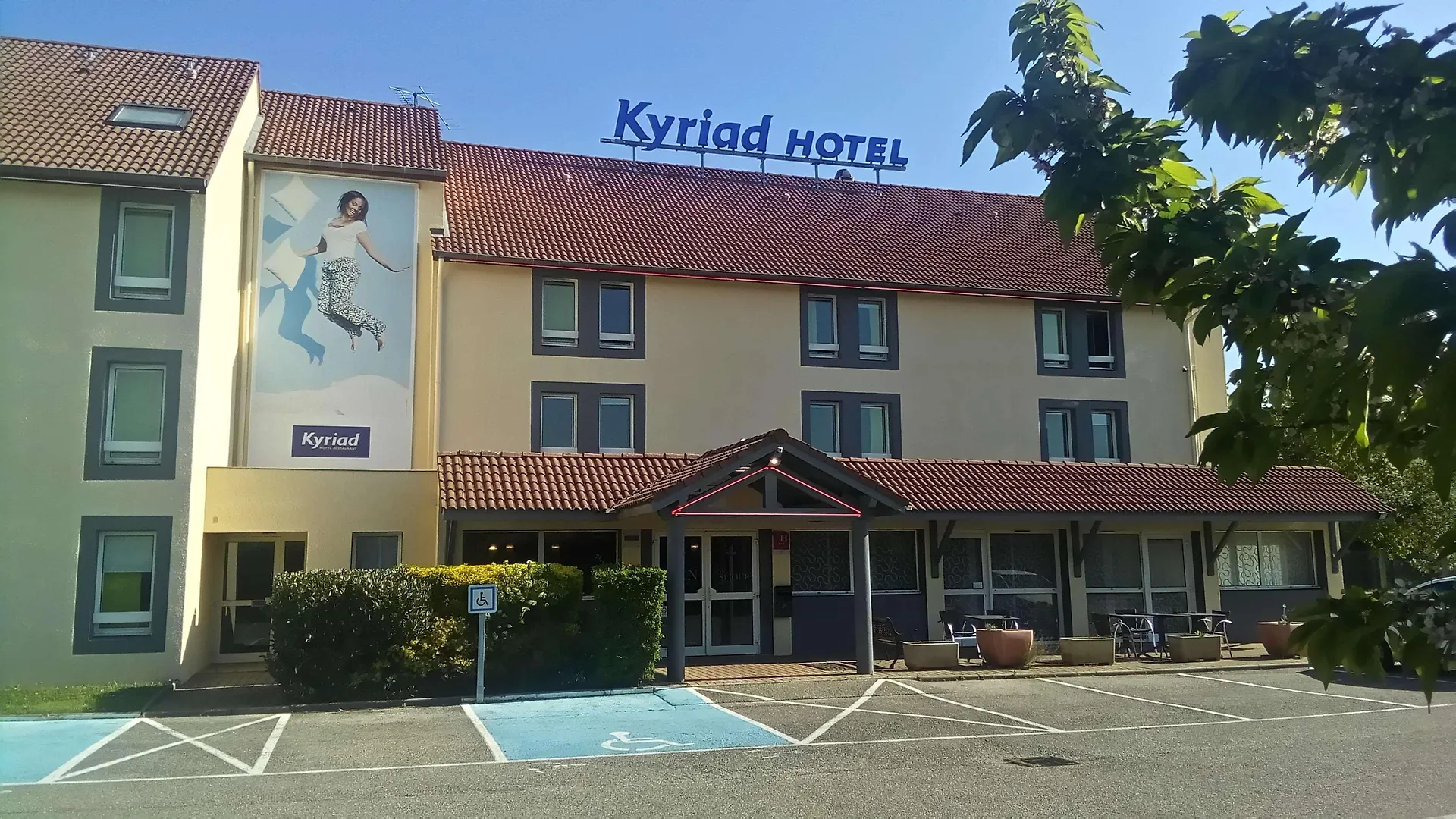 Kyriad Lyon Est - Saint Bonnet De Mure Hotel Saint-Bonnet-de-Mure