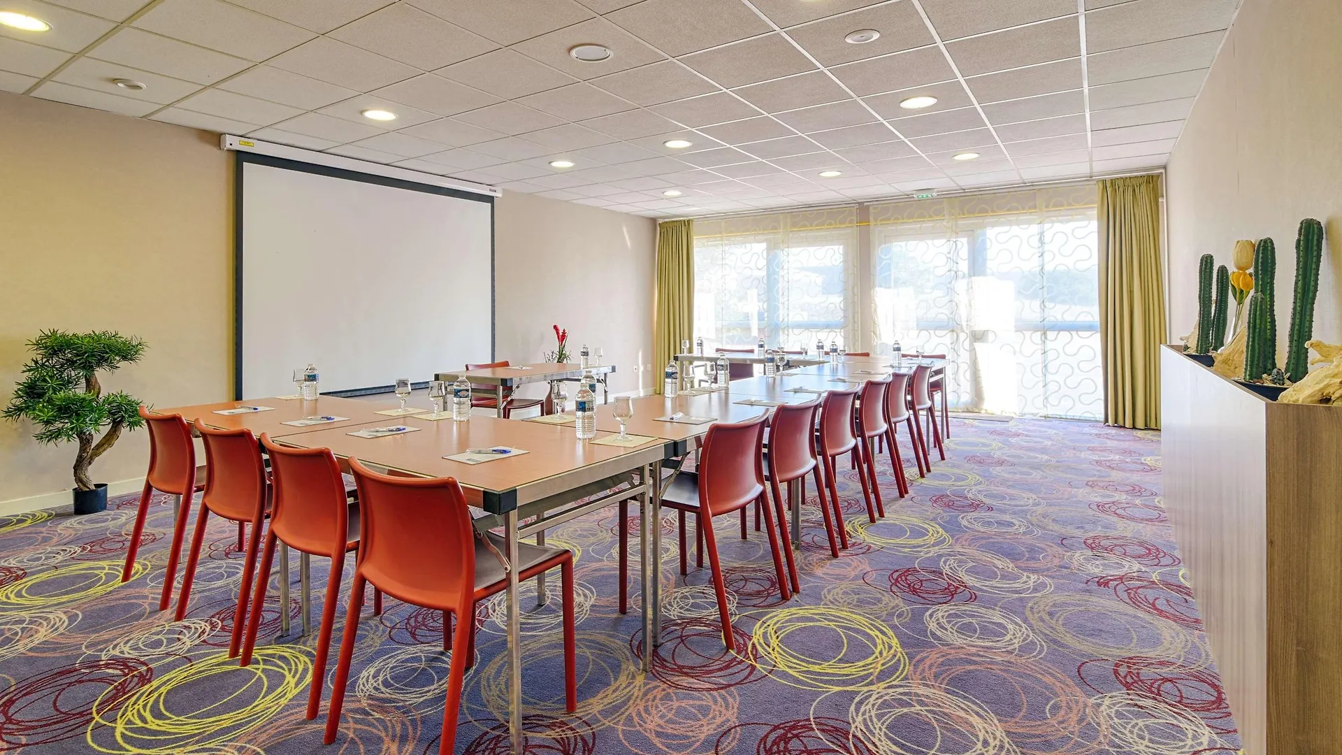 Hotel Kyriad Lyon Est - Saint Bonnet De Mure