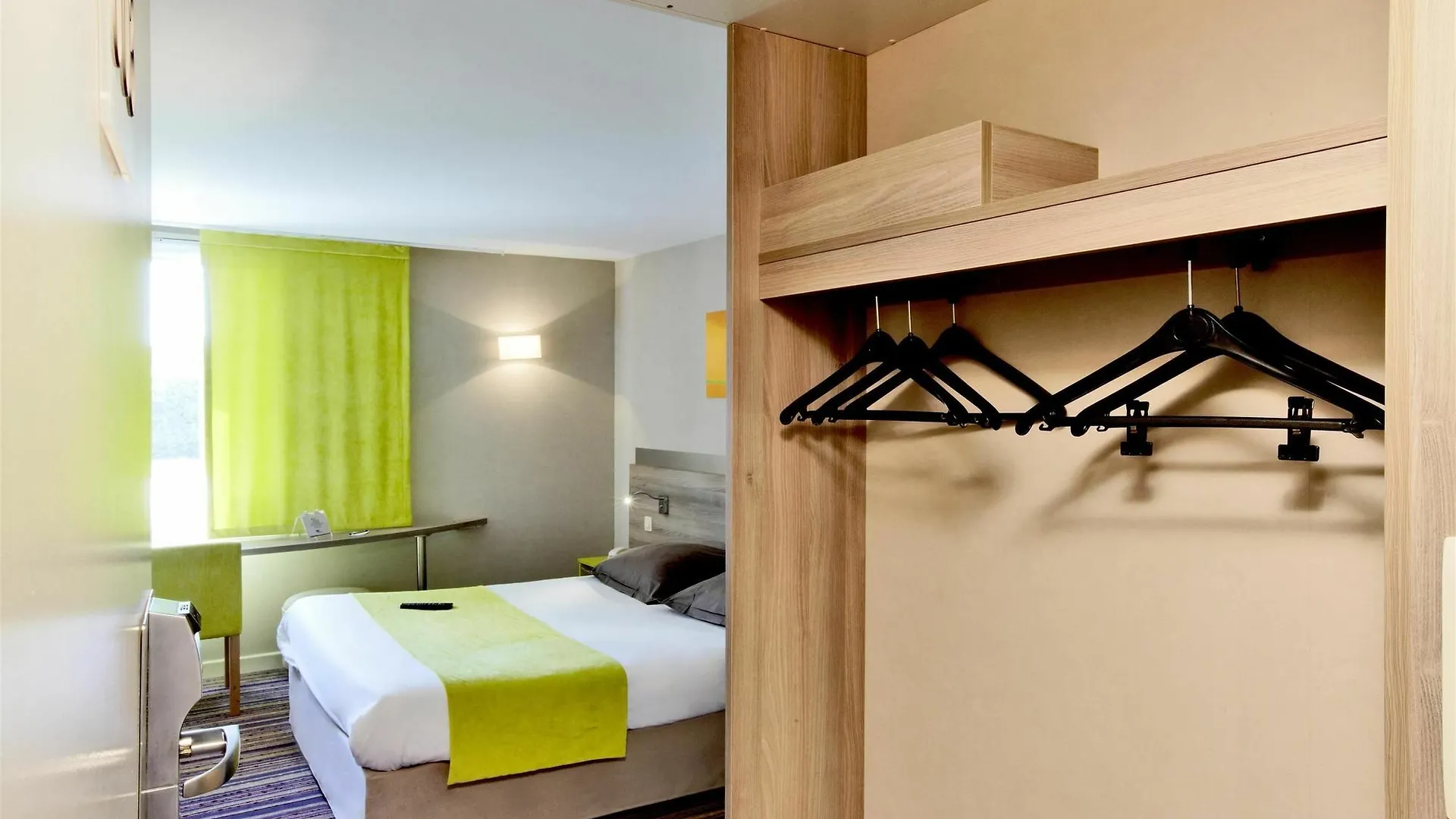 Hotel Kyriad Lyon Est - Saint Bonnet De Mure